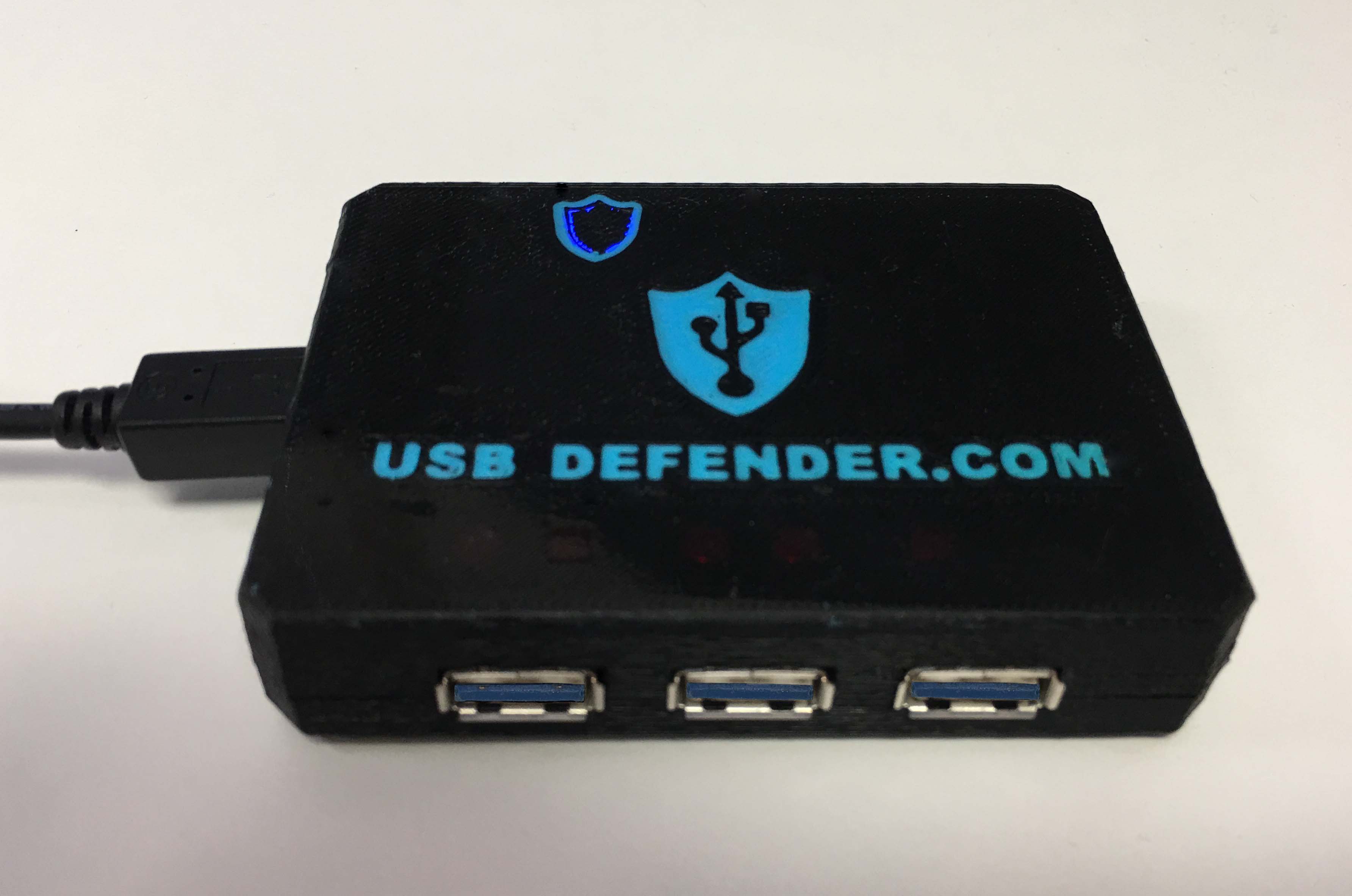 Defender флешка. Юсби защитник. USB Hub Defender. USB com Defender.